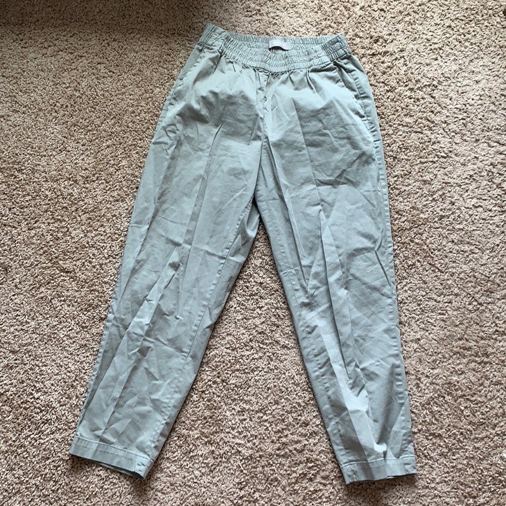 Everlane Easy Pant, size 6, light khaki color